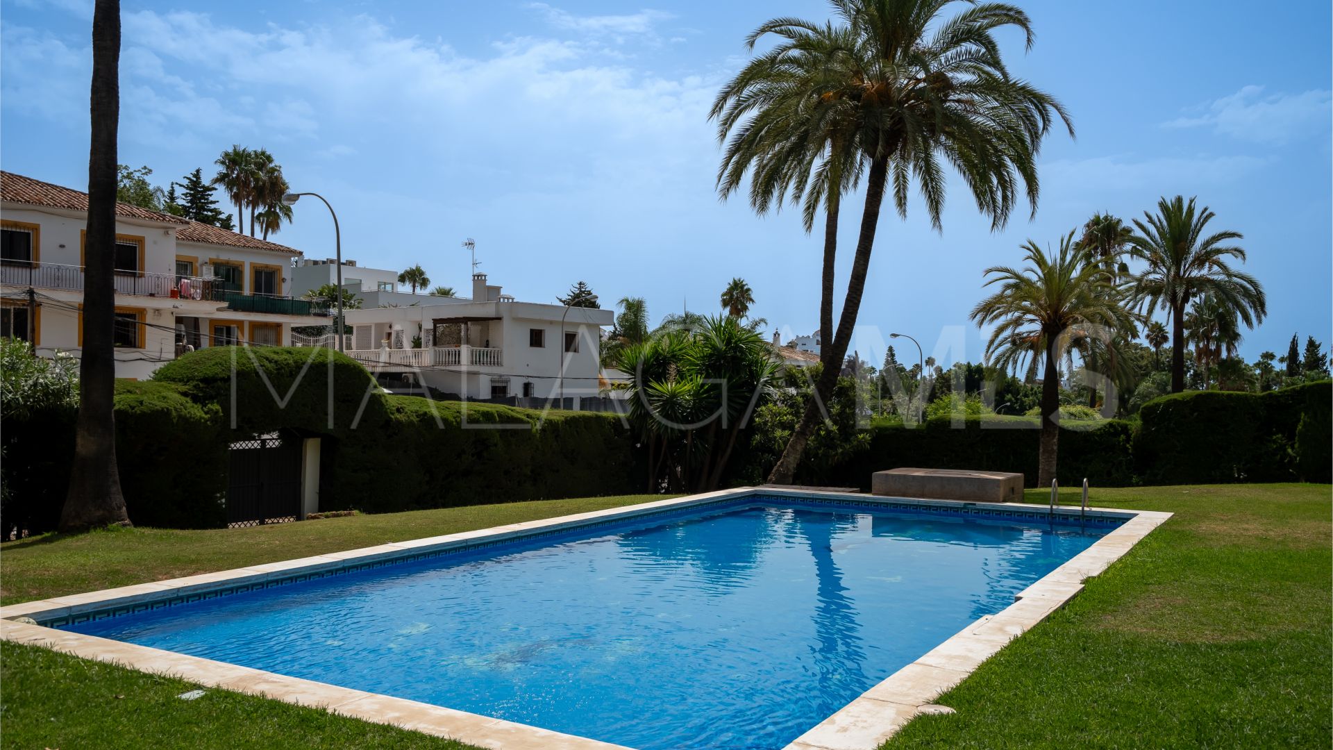 Erdgeschosswohnung for sale in Nueva Andalucia