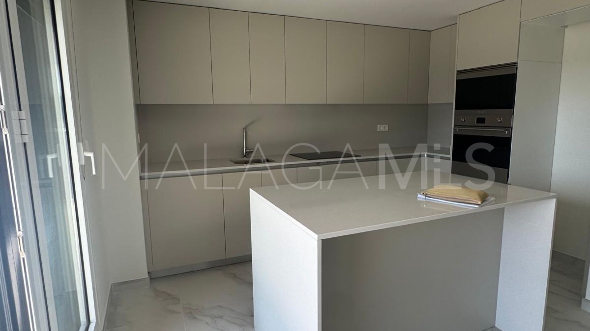 Apartment for sale in Estepona