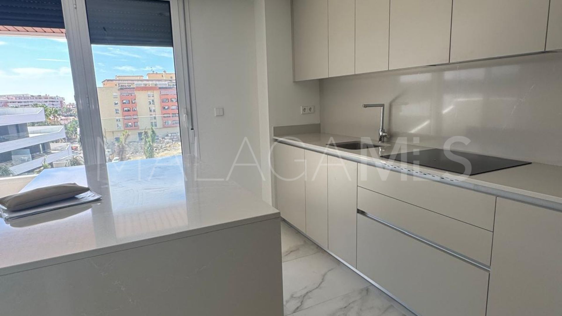 Apartment for sale in Estepona