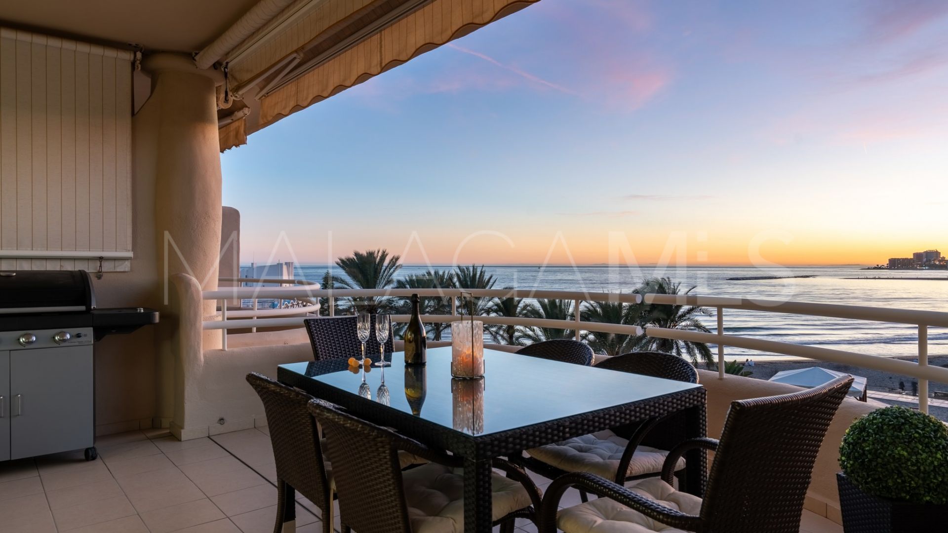 Duplex penthouse for sale in Puerto Marina