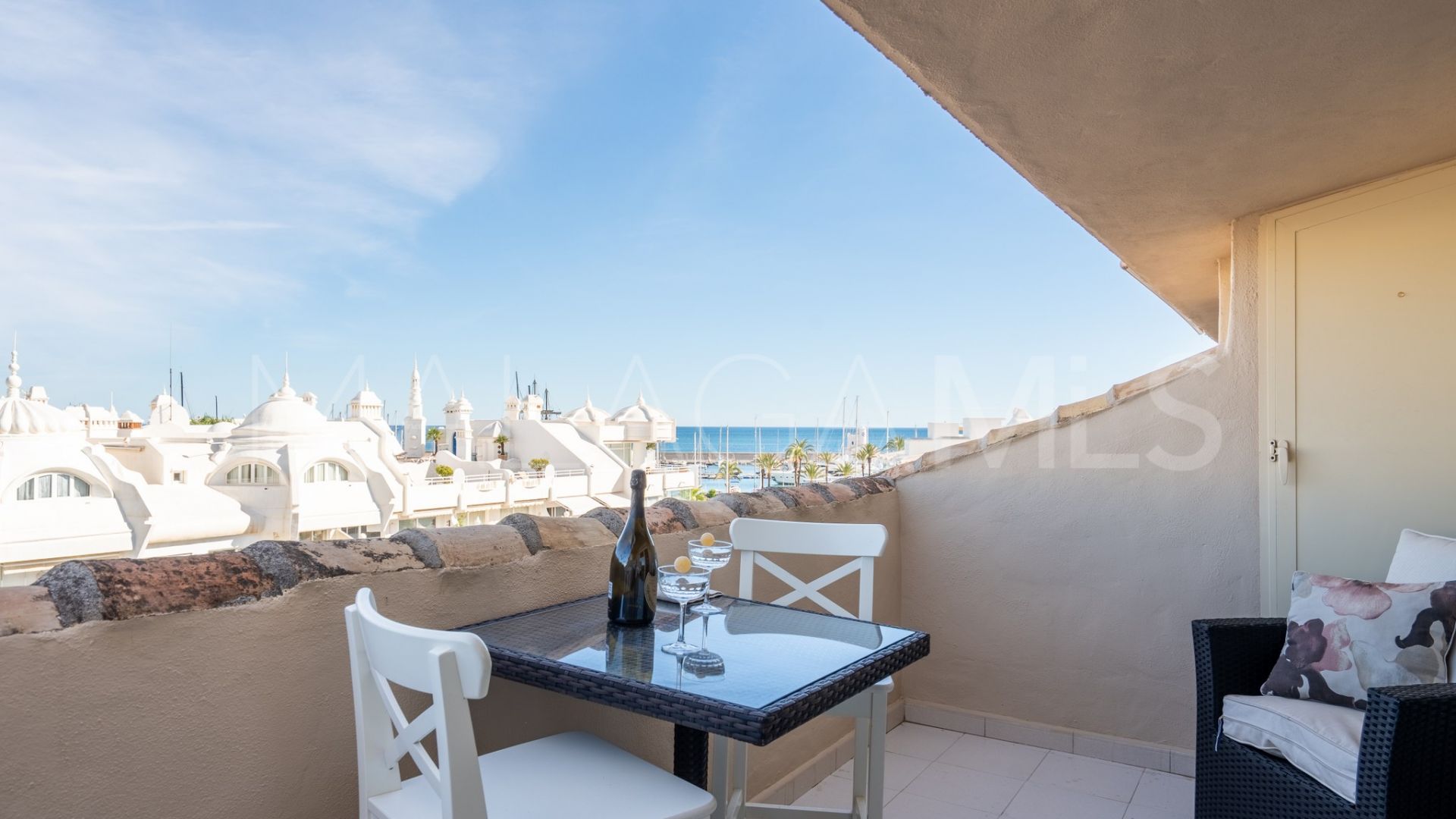 Duplex penthouse for sale in Puerto Marina