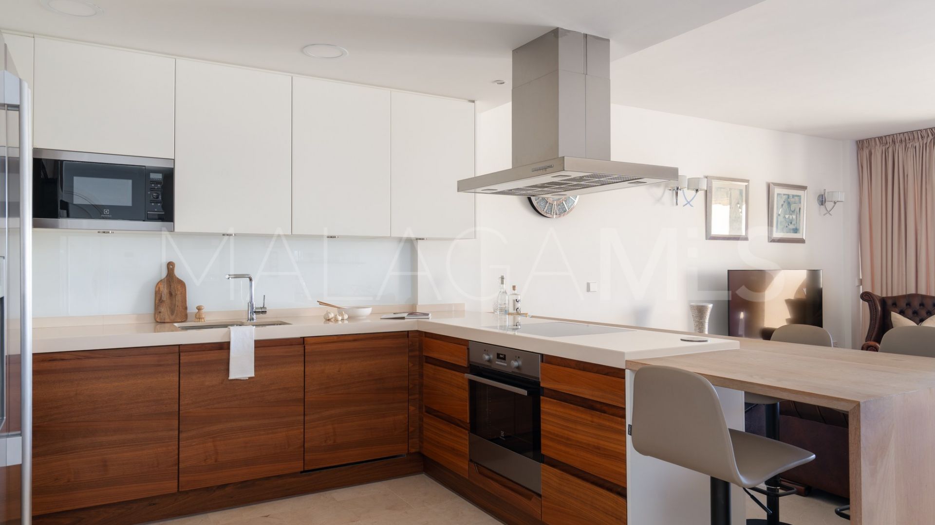 Duplex penthouse for sale in Puerto Marina