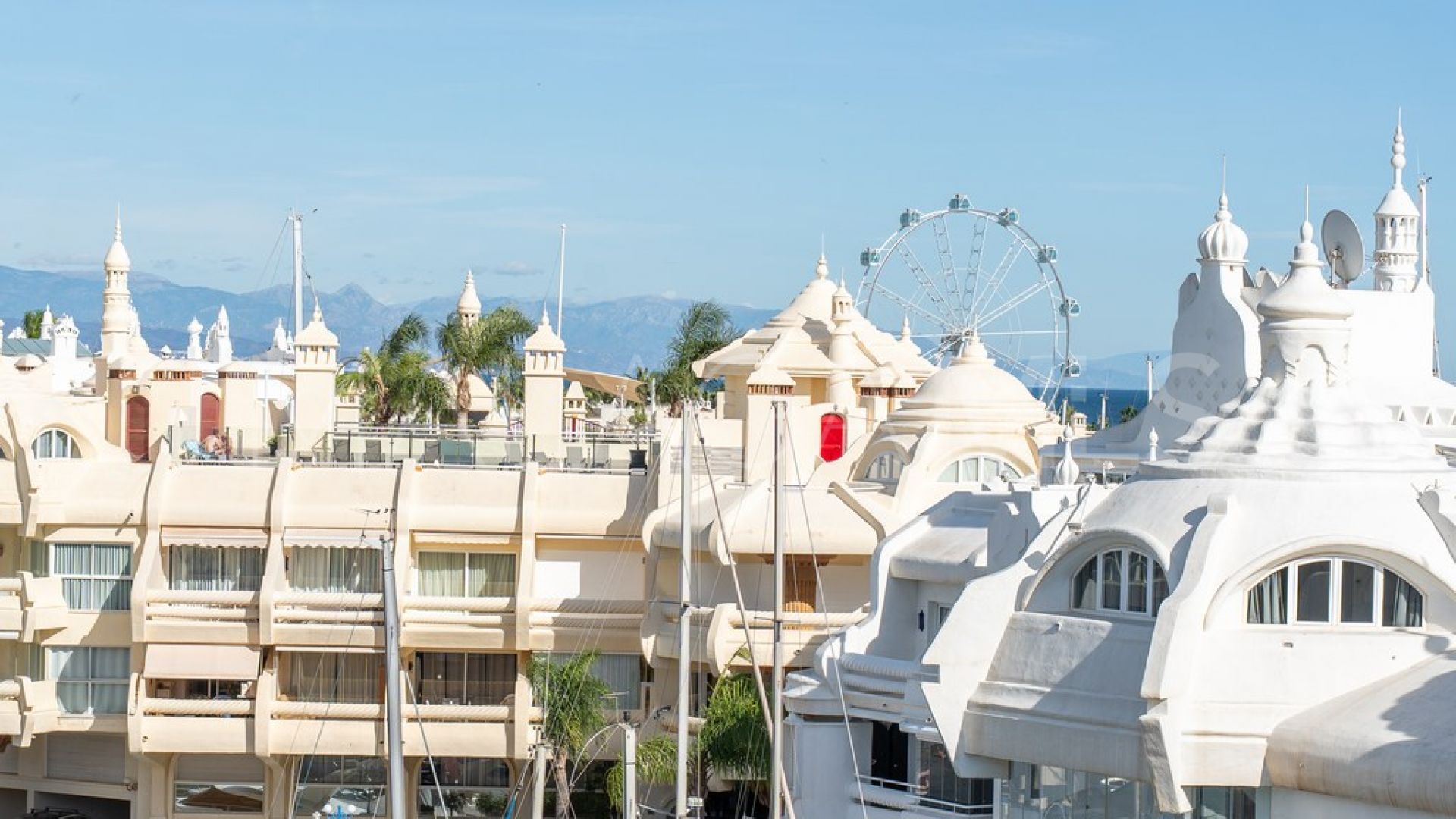 Duplex penthouse for sale in Puerto Marina