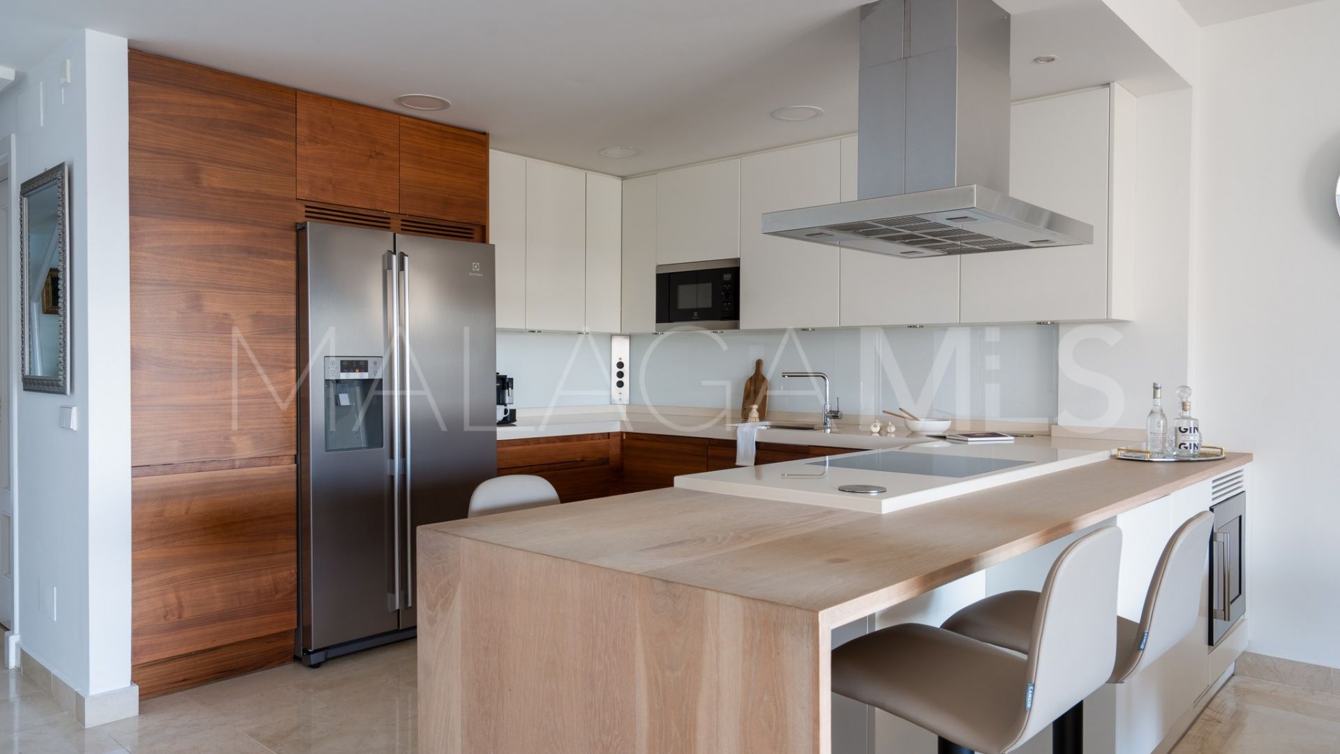 Duplex penthouse for sale in Puerto Marina