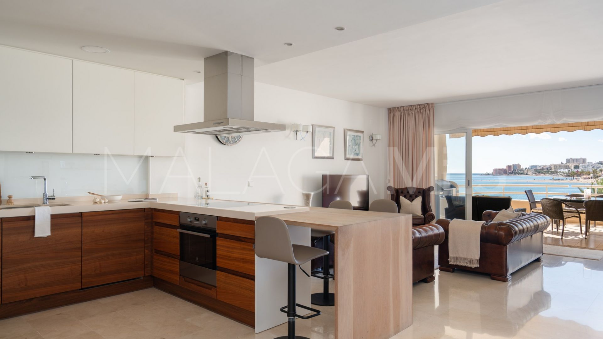 Duplex penthouse for sale in Puerto Marina