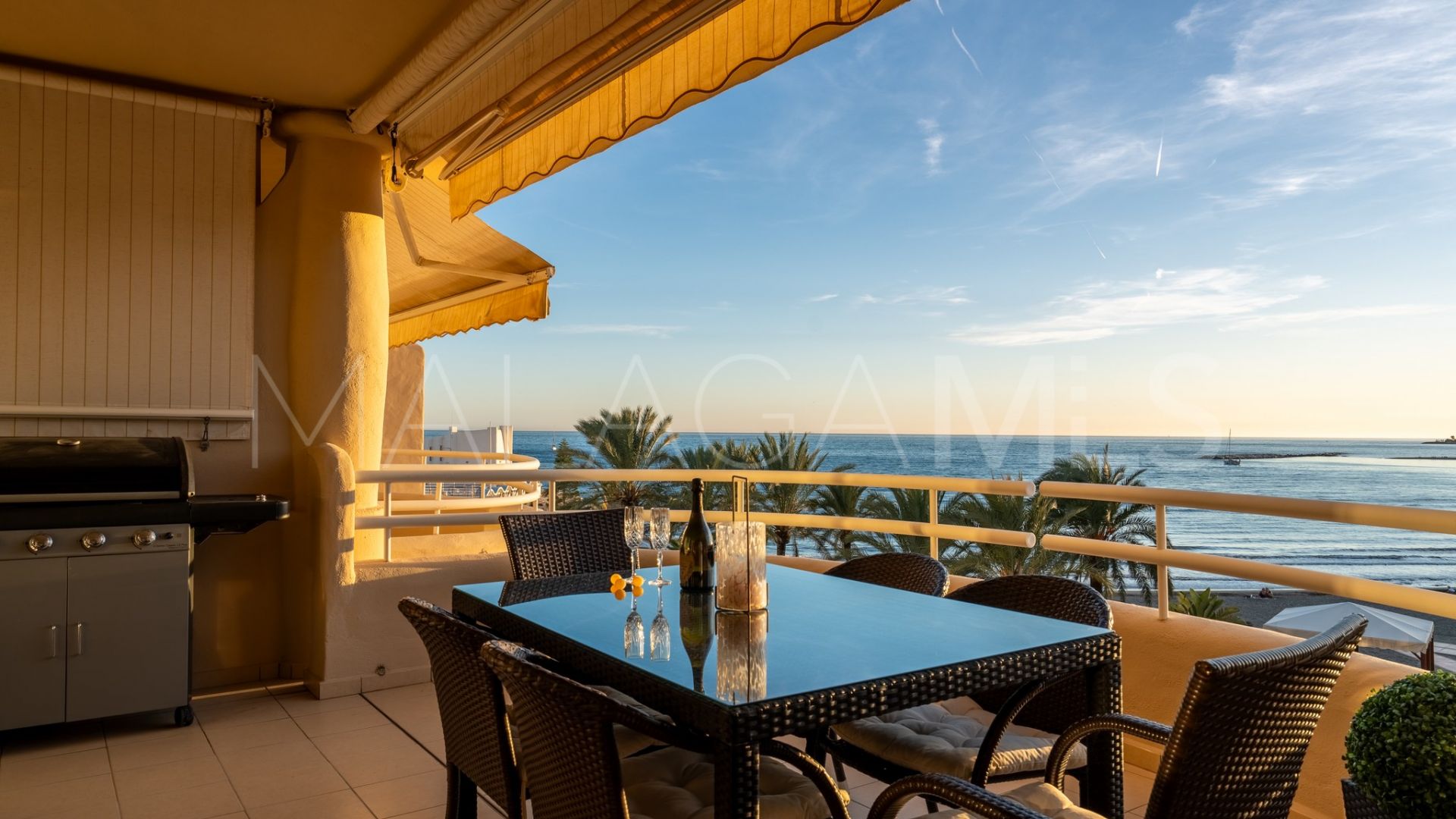 Duplex penthouse for sale in Puerto Marina