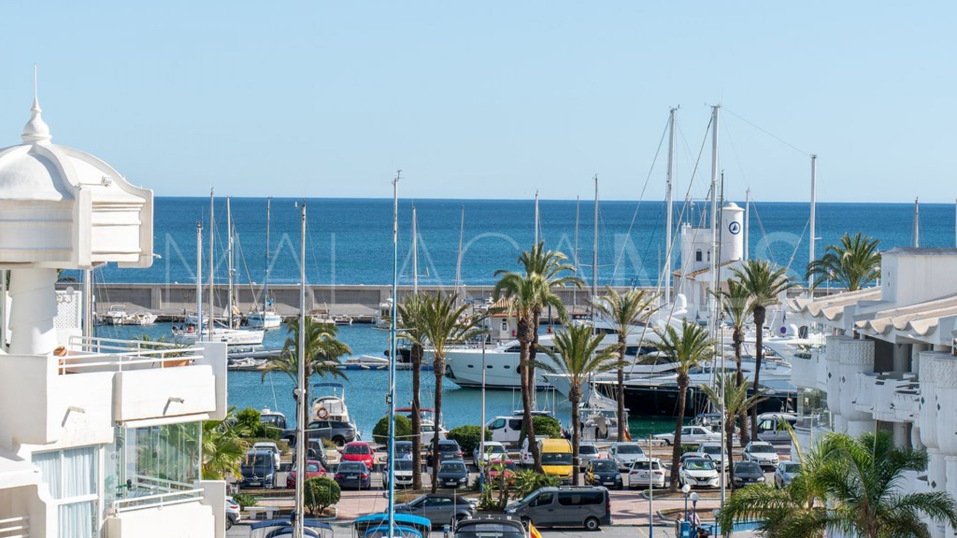 Duplex penthouse for sale in Puerto Marina