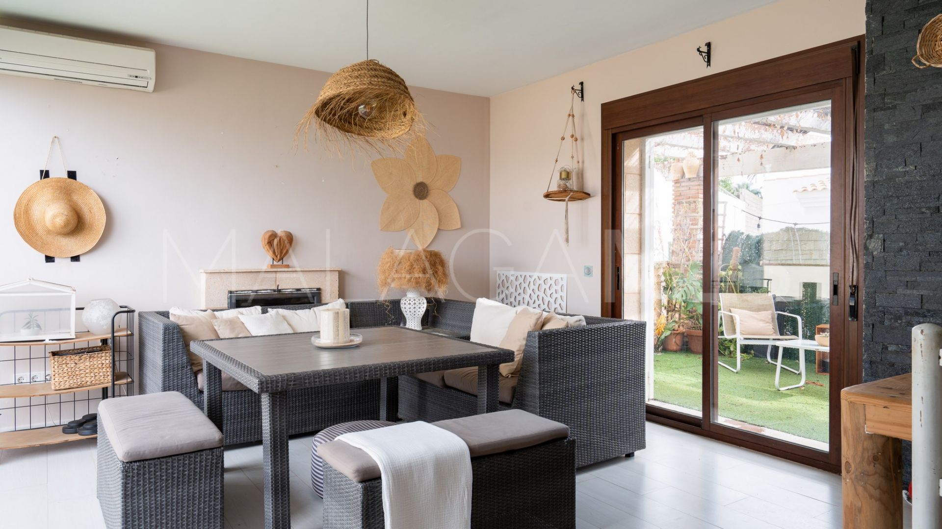 House for sale in Sierrezuela with 5 bedrooms