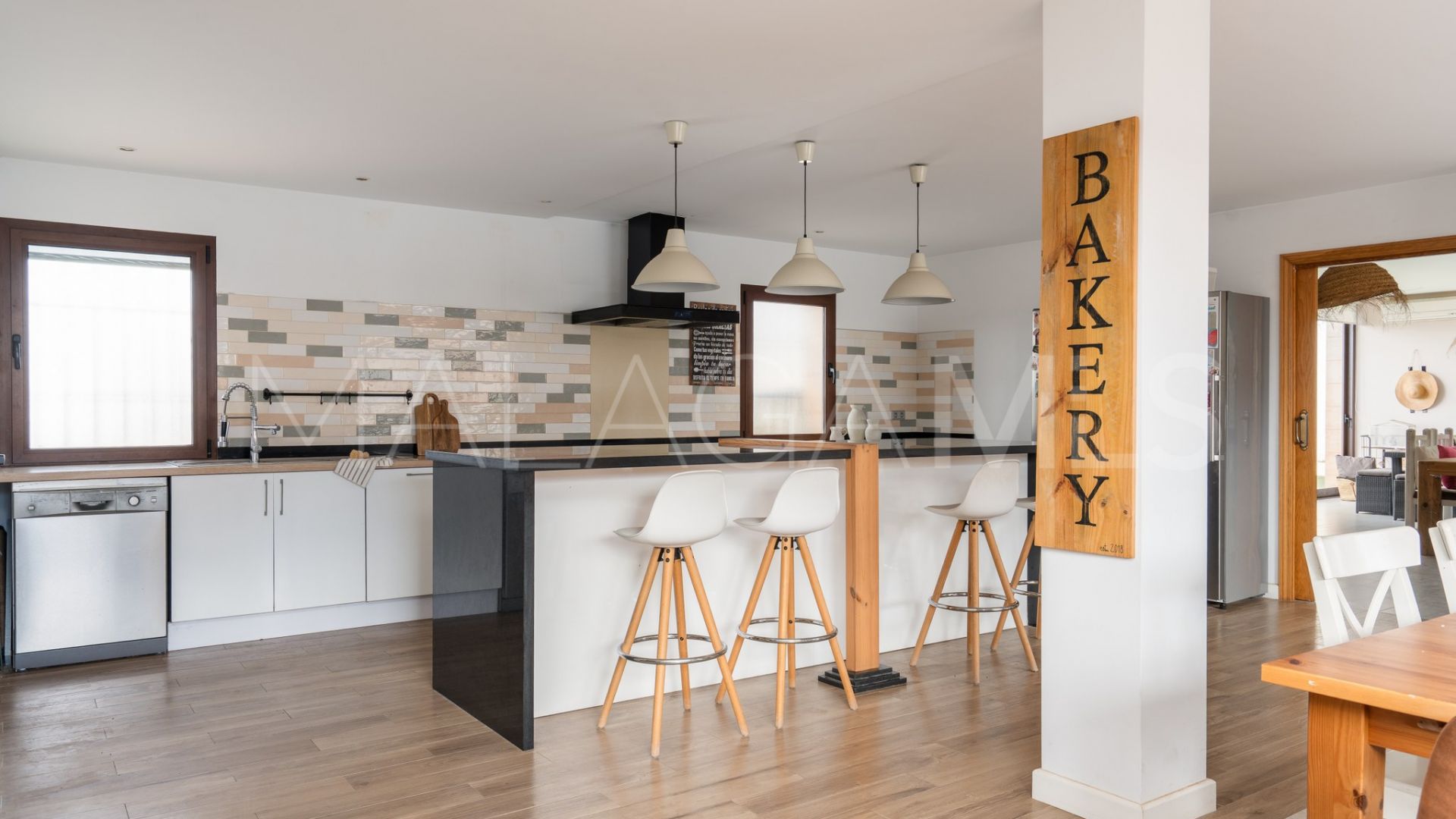 House for sale in Sierrezuela with 5 bedrooms