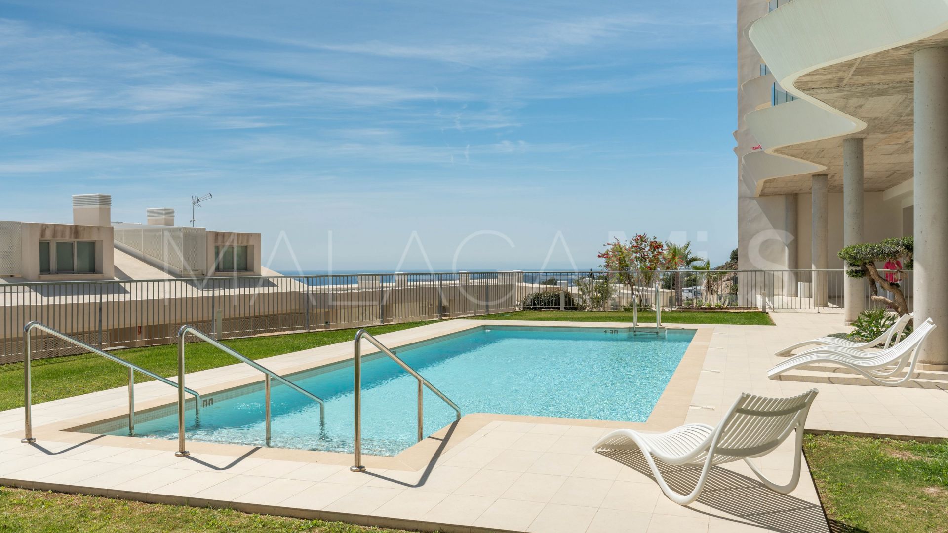 Se vende atico duplex de 3 bedrooms in Benalmadena