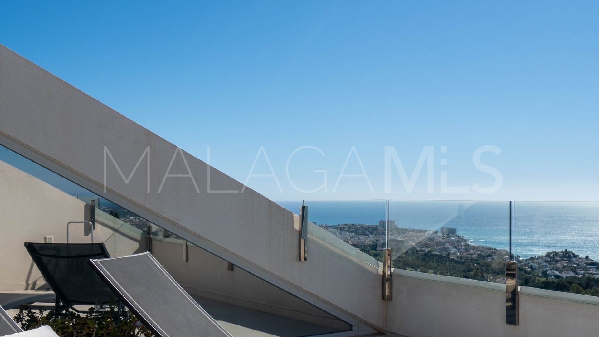 Se vende atico duplex de 3 bedrooms in Benalmadena
