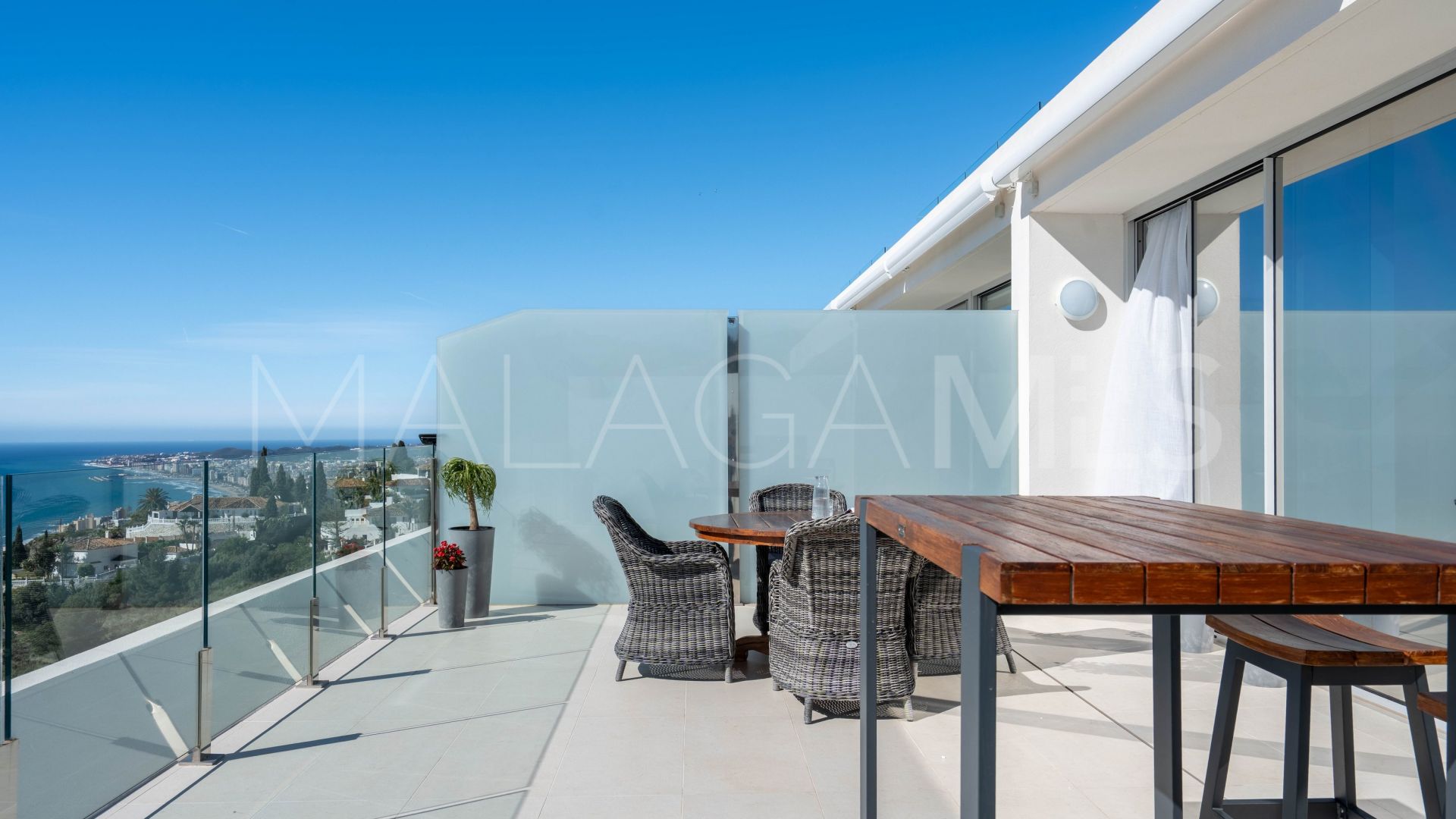 Se vende atico duplex de 3 bedrooms in Benalmadena