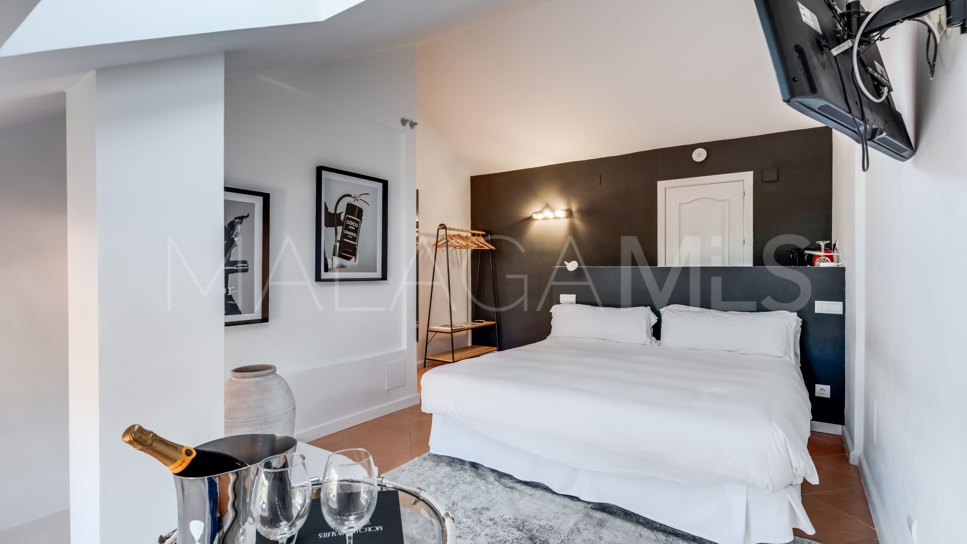 For sale penthouse with 3 bedrooms in Nueva Andalucia