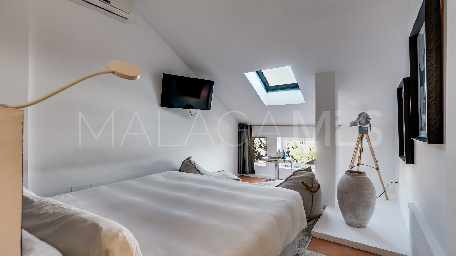 For sale penthouse with 3 bedrooms in Nueva Andalucia