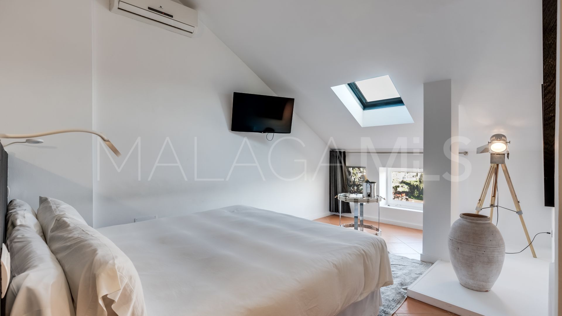 For sale penthouse with 3 bedrooms in Nueva Andalucia