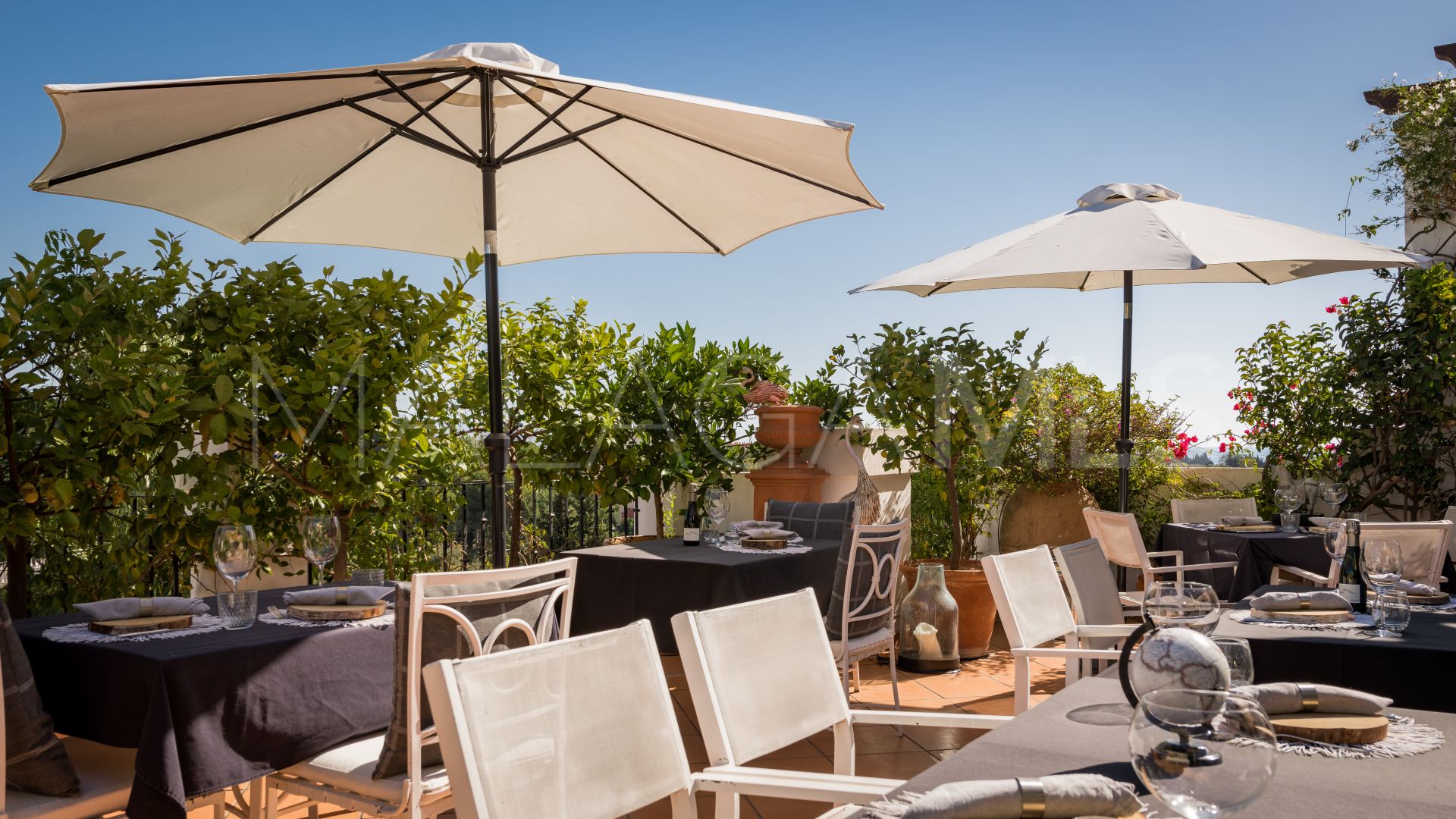 For sale penthouse with 3 bedrooms in Nueva Andalucia