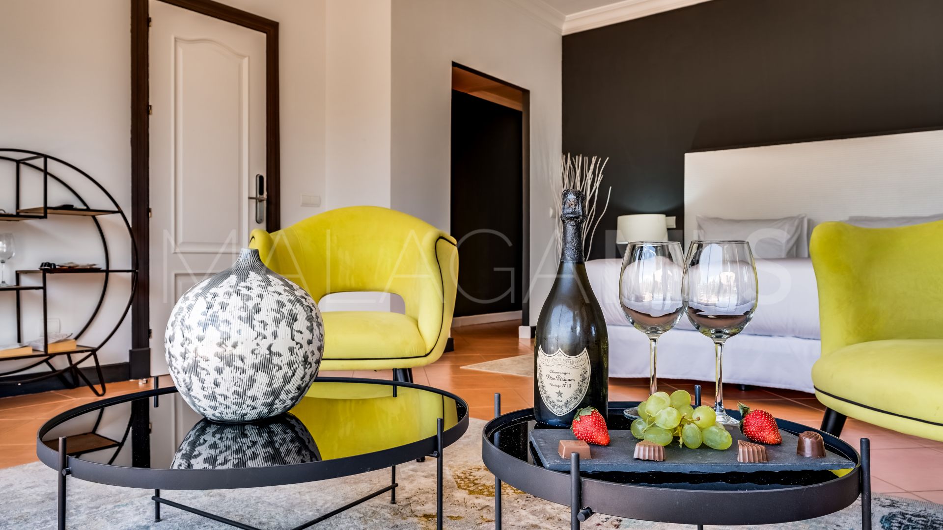 For sale penthouse with 3 bedrooms in Nueva Andalucia