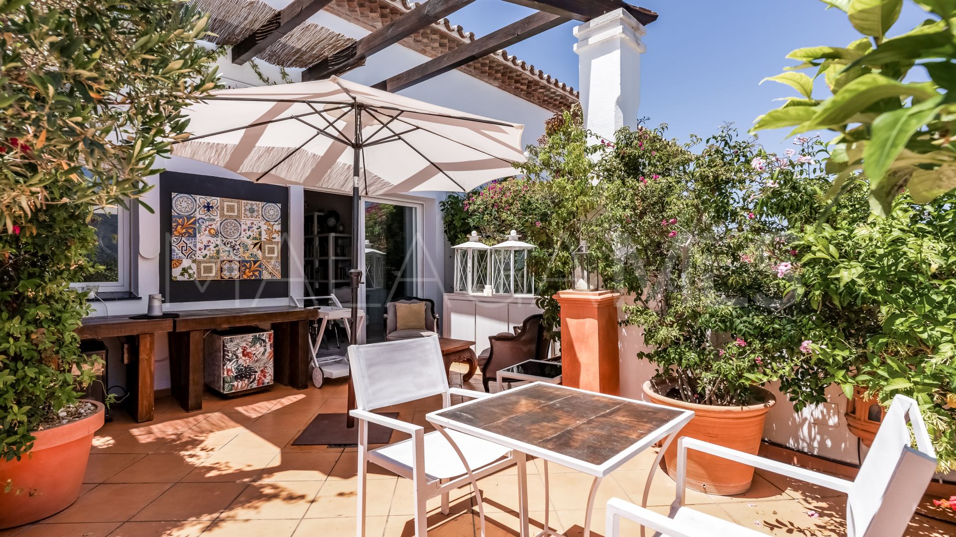 For sale penthouse with 3 bedrooms in Nueva Andalucia