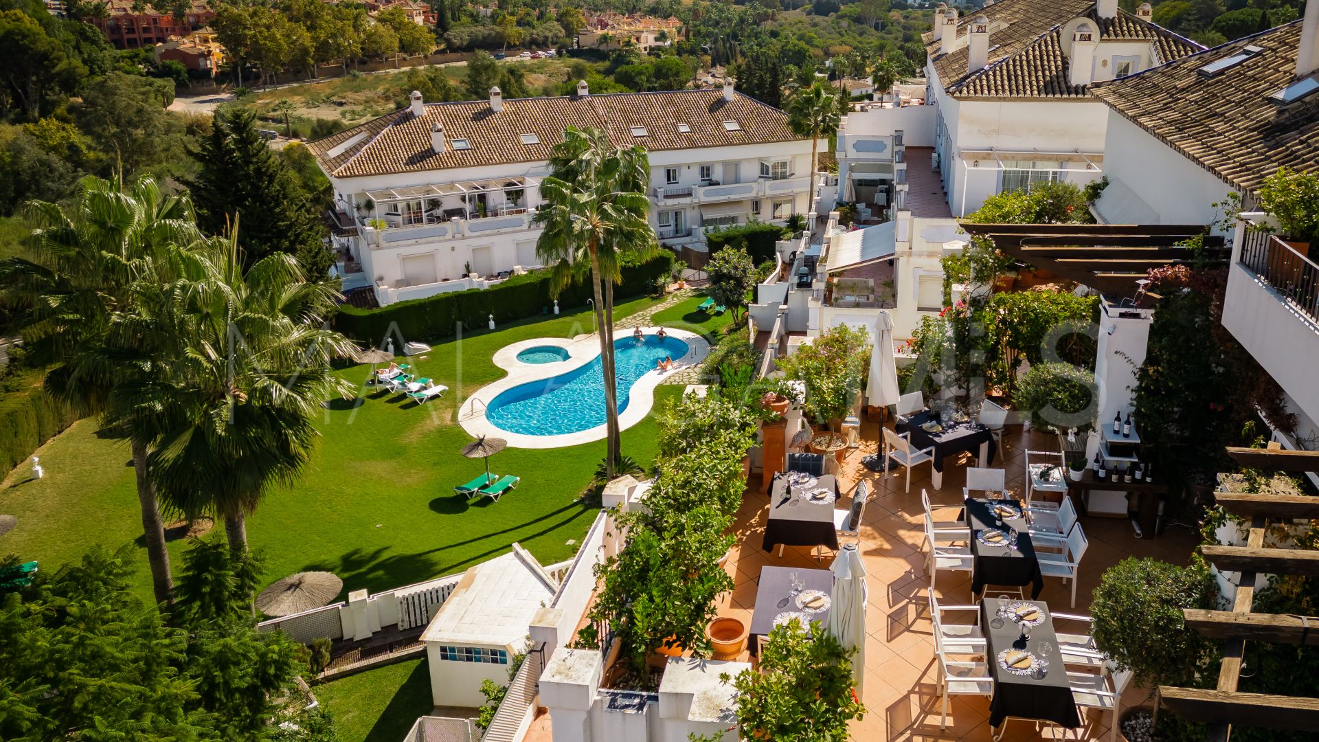 For sale penthouse with 3 bedrooms in Nueva Andalucia