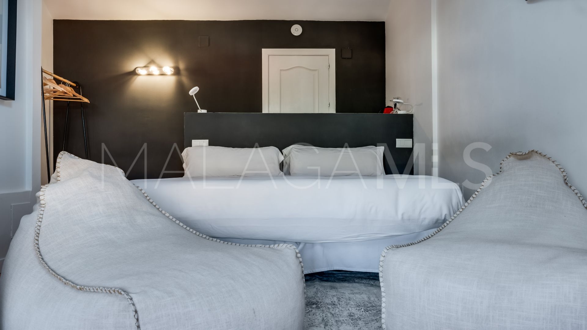 For sale penthouse with 3 bedrooms in Nueva Andalucia