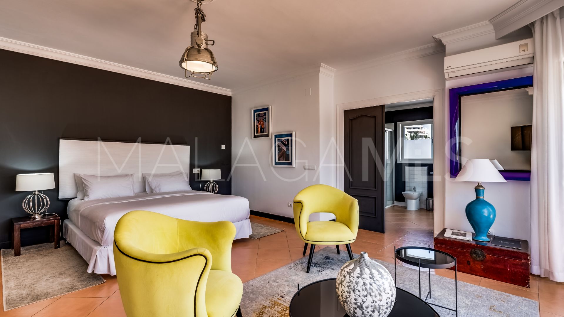 For sale penthouse with 3 bedrooms in Nueva Andalucia