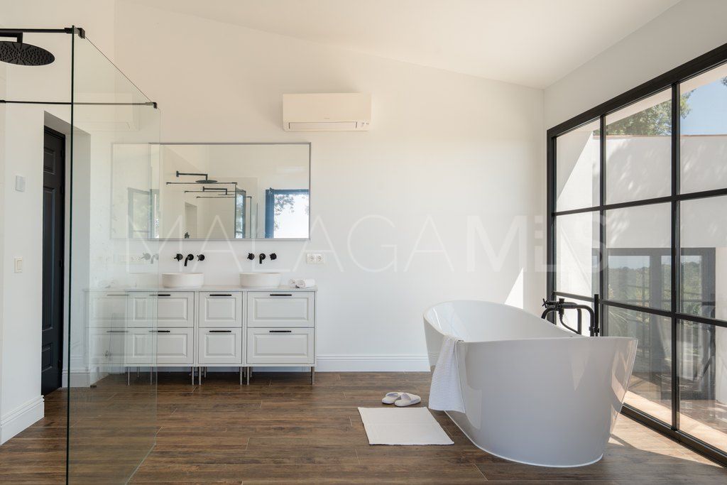 Finca for sale in Casares
