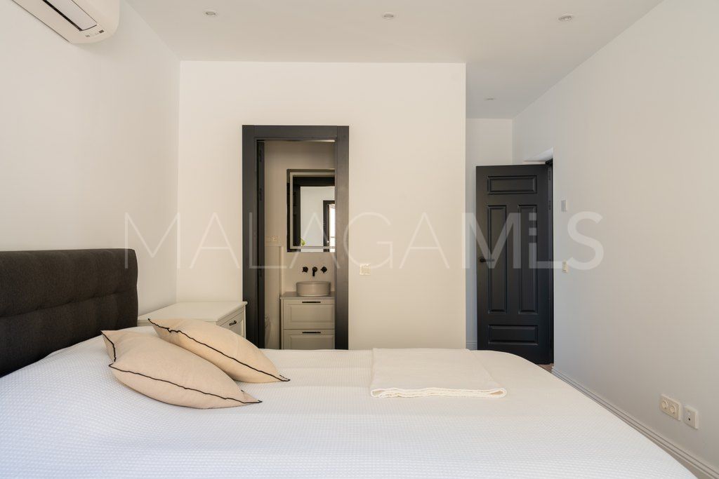 Finca for sale in Casares