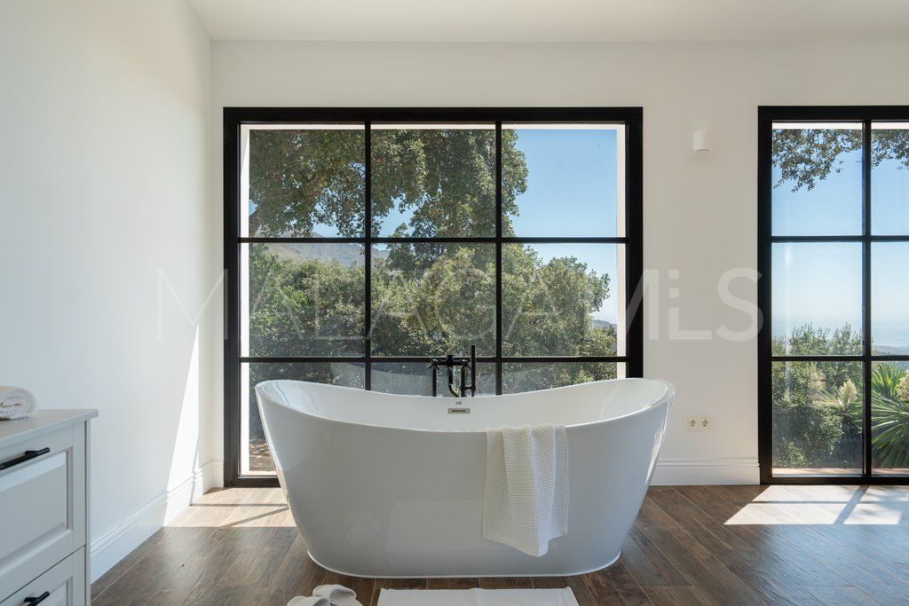 Finca for sale in Casares
