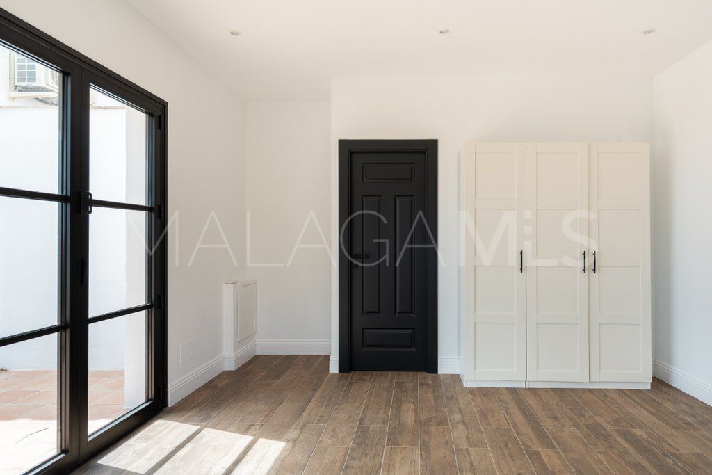 Finca for sale in Casares