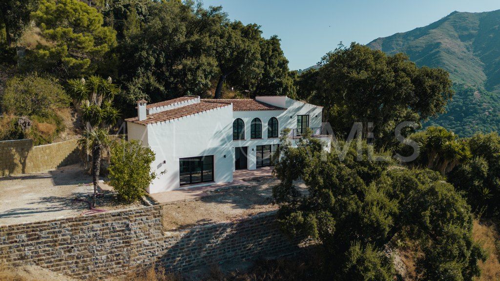 Finca for sale in Casares