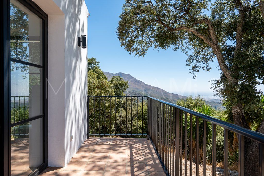 Finca for sale in Casares