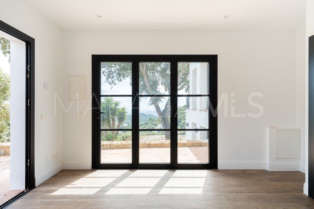 Finca for sale in Casares