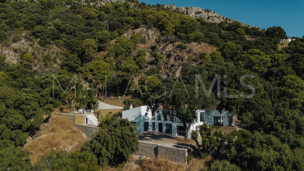 Finca for sale in Casares