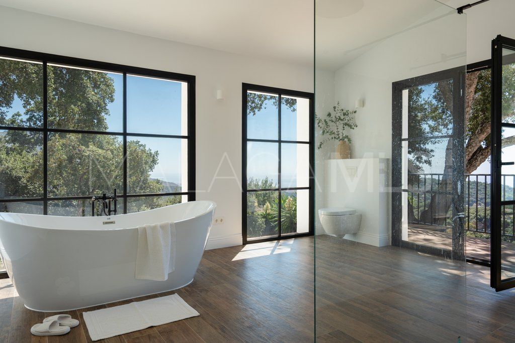 Finca for sale in Casares
