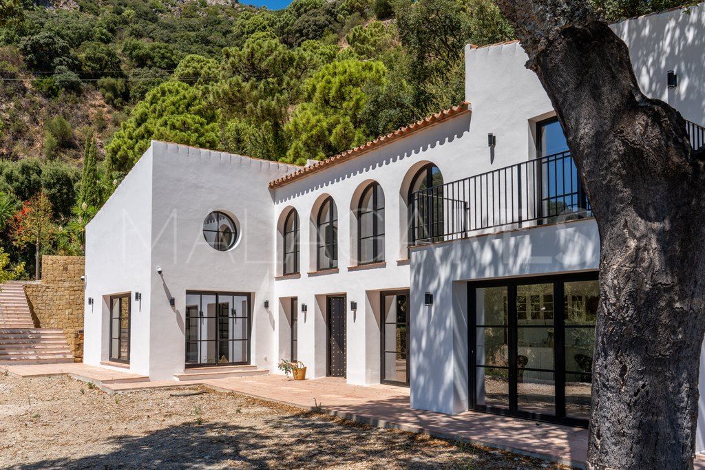 Finca for sale in Casares