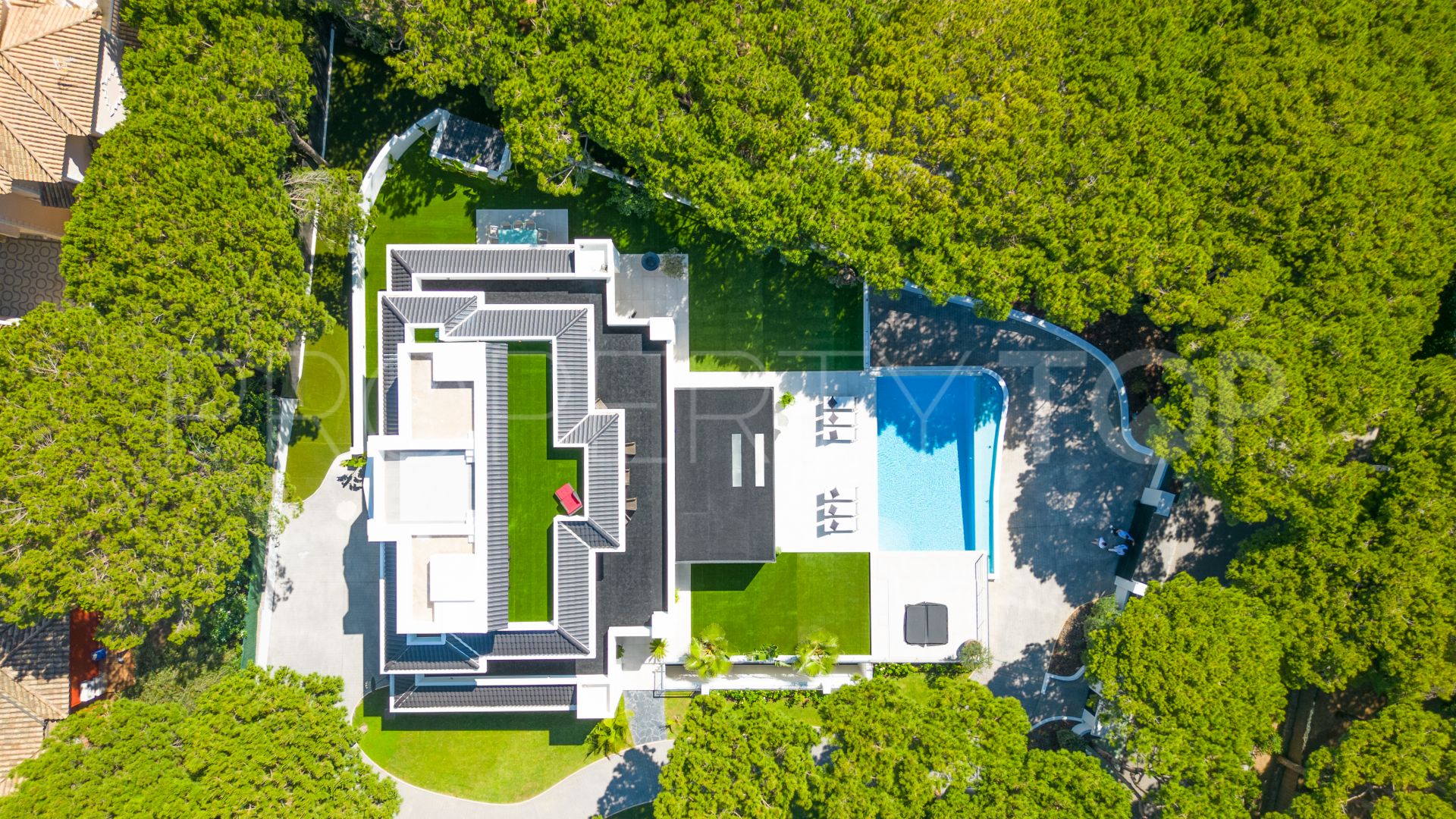 For sale villa with 6 bedrooms in Hacienda las Chapas