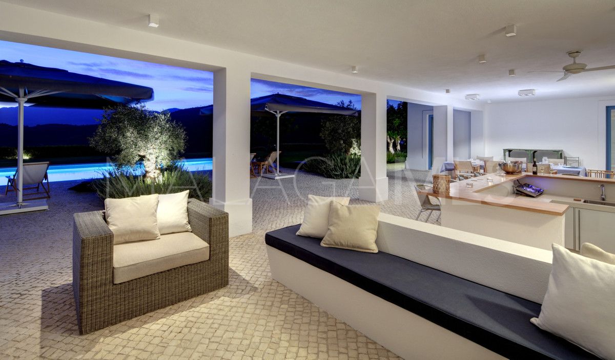 Villa for sale in Benahavis