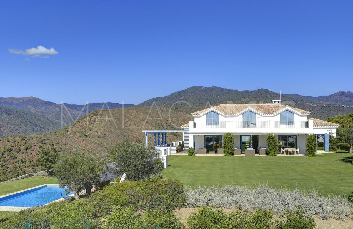 Villa for sale in Benahavis