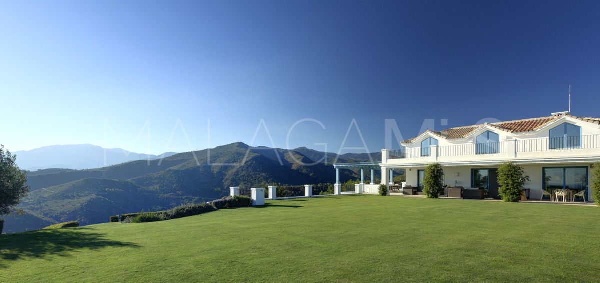 Villa for sale in Benahavis