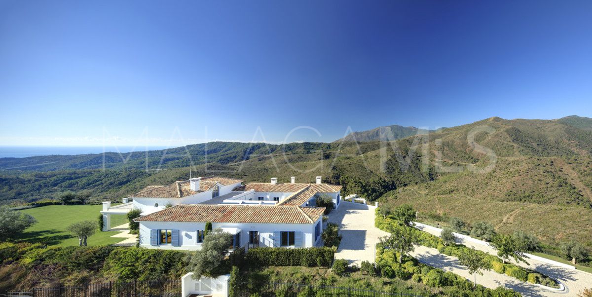 Villa for sale in Benahavis