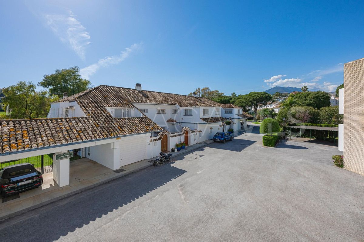Reihenhaus for sale in Nueva Andalucia