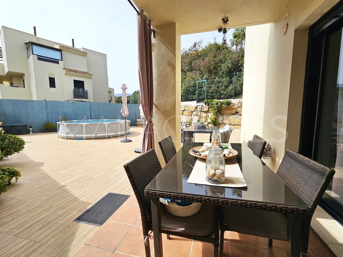 Buy apartamento planta baja in Selwo