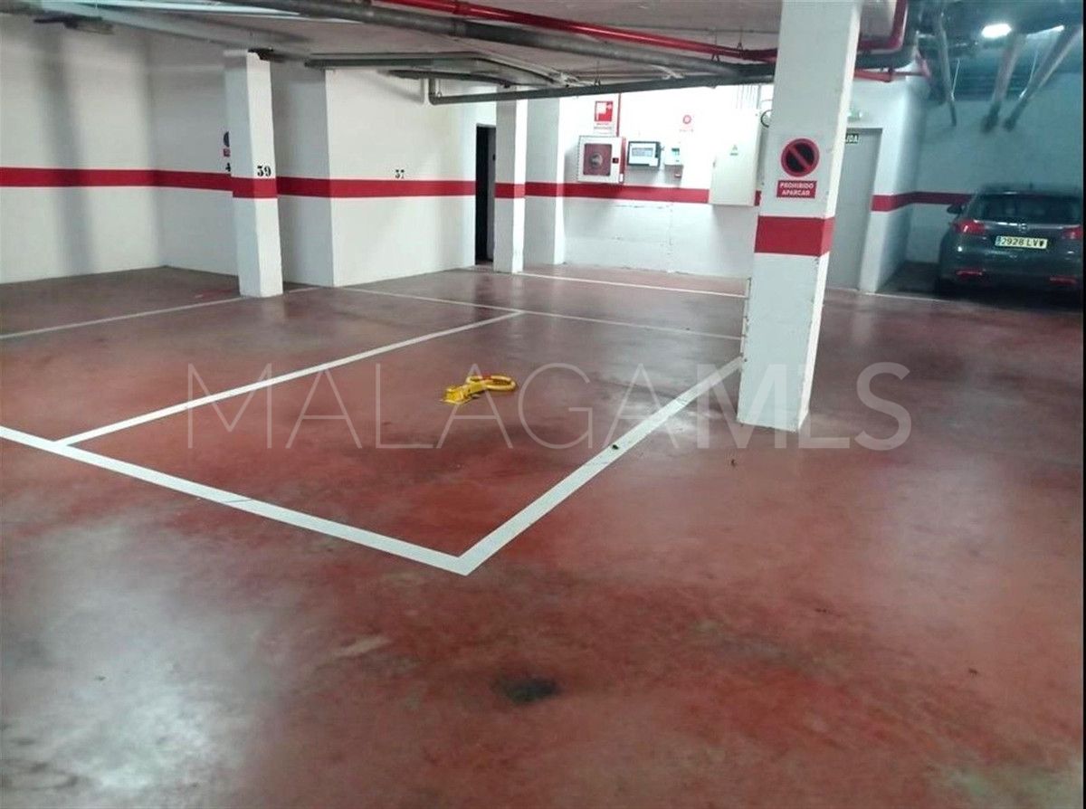 Buy apartamento planta baja in Selwo