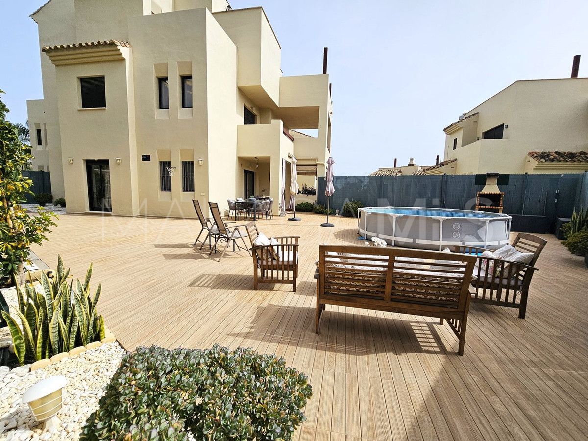 Buy apartamento planta baja in Selwo