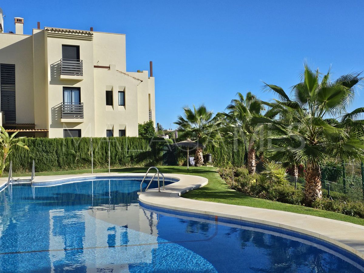Buy apartamento planta baja in Selwo