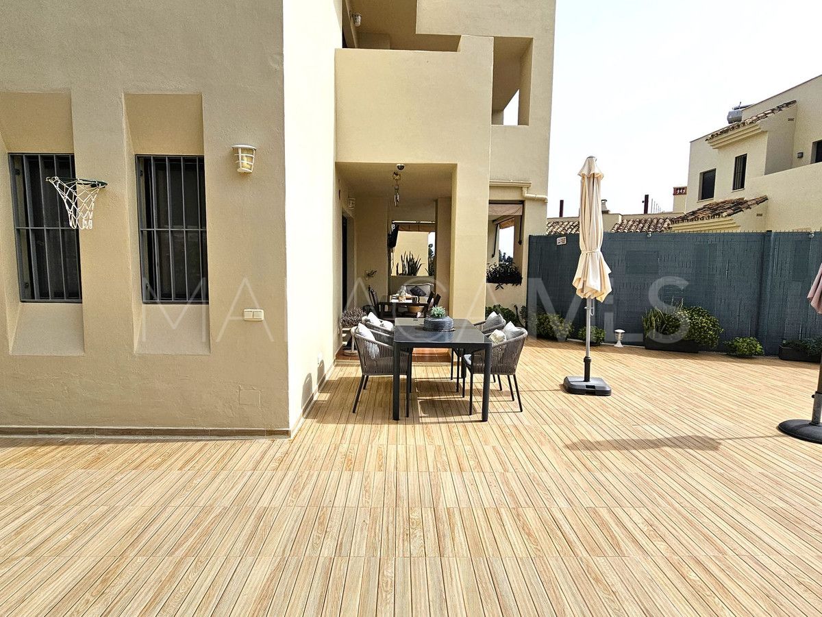 Buy apartamento planta baja in Selwo