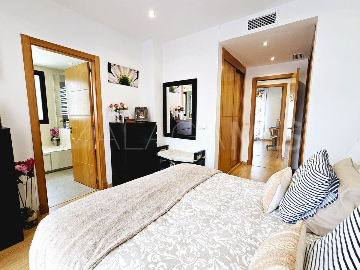 Buy apartamento planta baja in Selwo