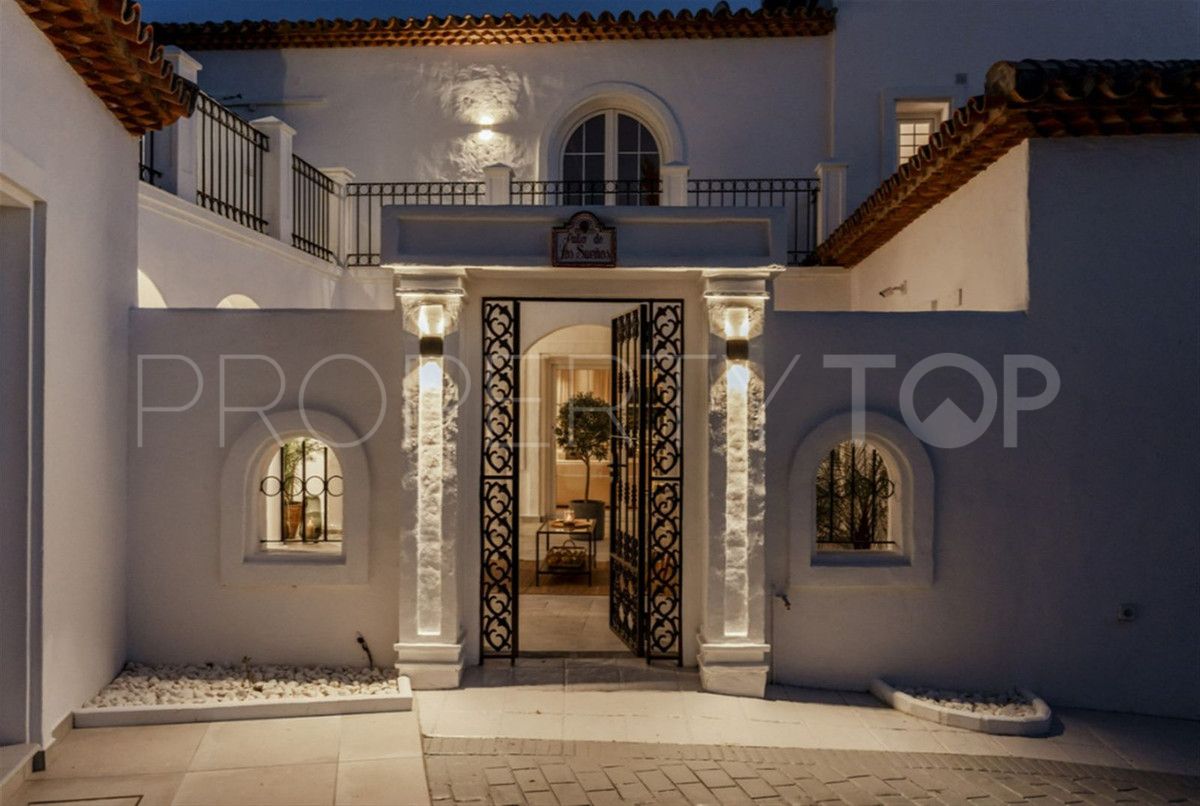 Buy El Paraiso 5 bedrooms villa