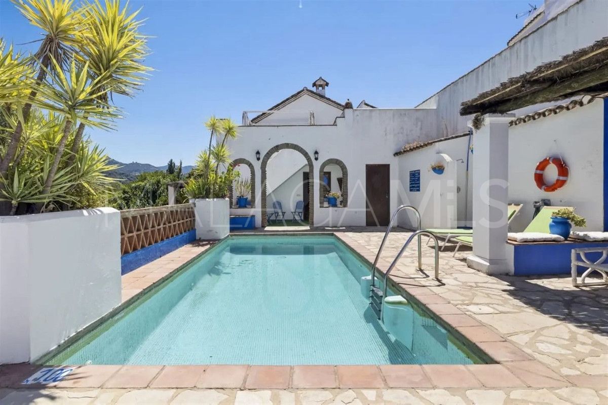 Hôtel for sale in Cortes de la Frontera