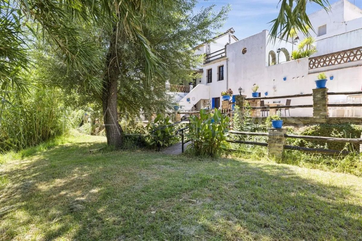 Hôtel for sale in Cortes de la Frontera